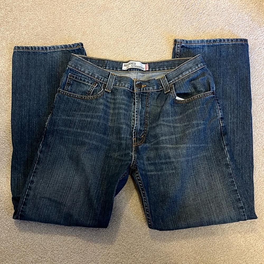 Men’s Levi’s.  Relaxed Straight 559.